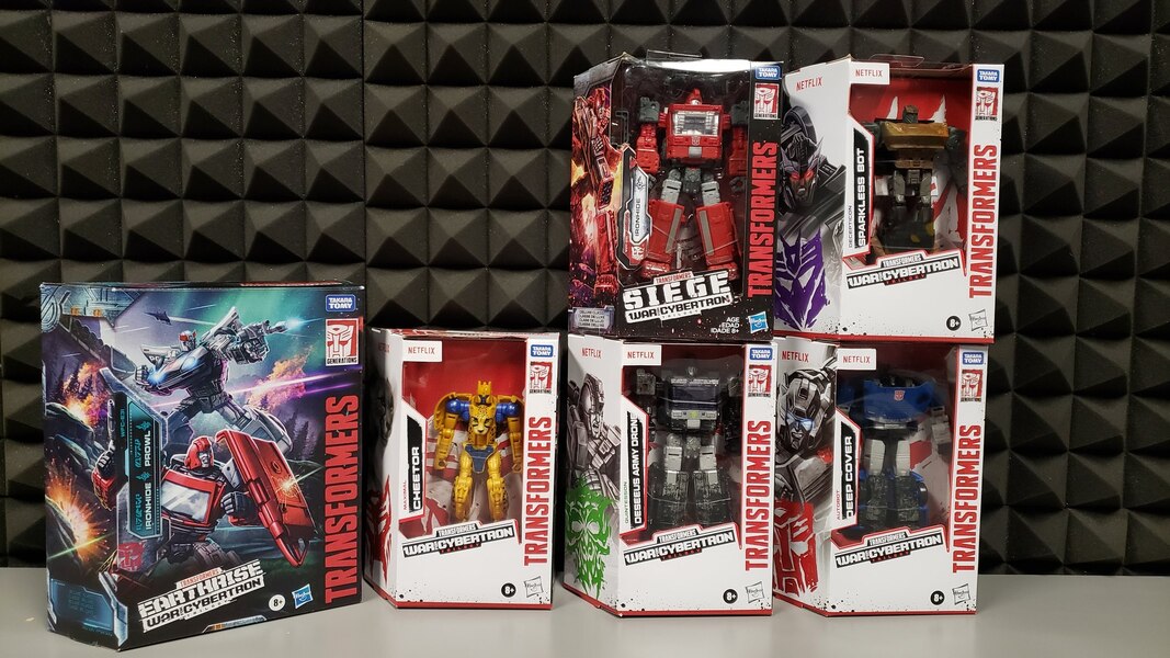 Netflix Transformers Deseeus Army Drone, Sparkless Bot, Cheetor, Deep Cover More Sighings  (2 of 2)